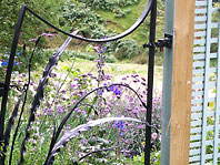 Leaf Gate with Overthrow